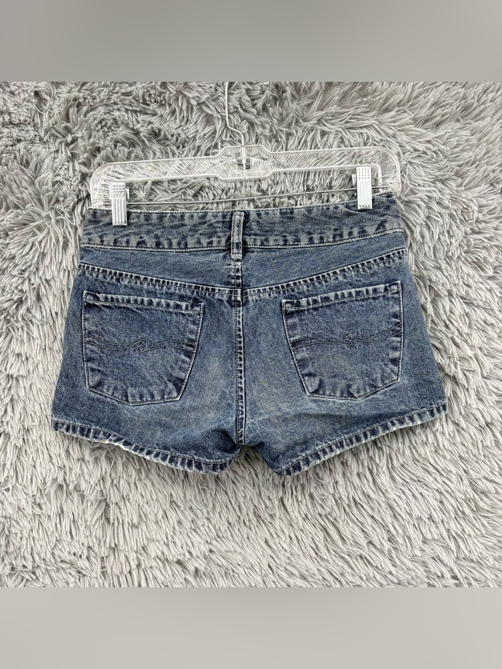 Silver Jeans Denim Shorts Womens 27 Blue Y2K Vent Sides Medium Wash